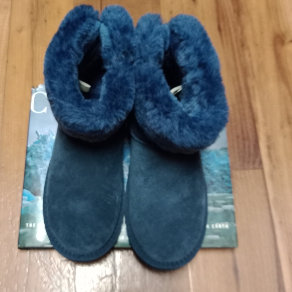 👠$25 Sale! Lamo Short Suede Boots - Picture 4 of 6